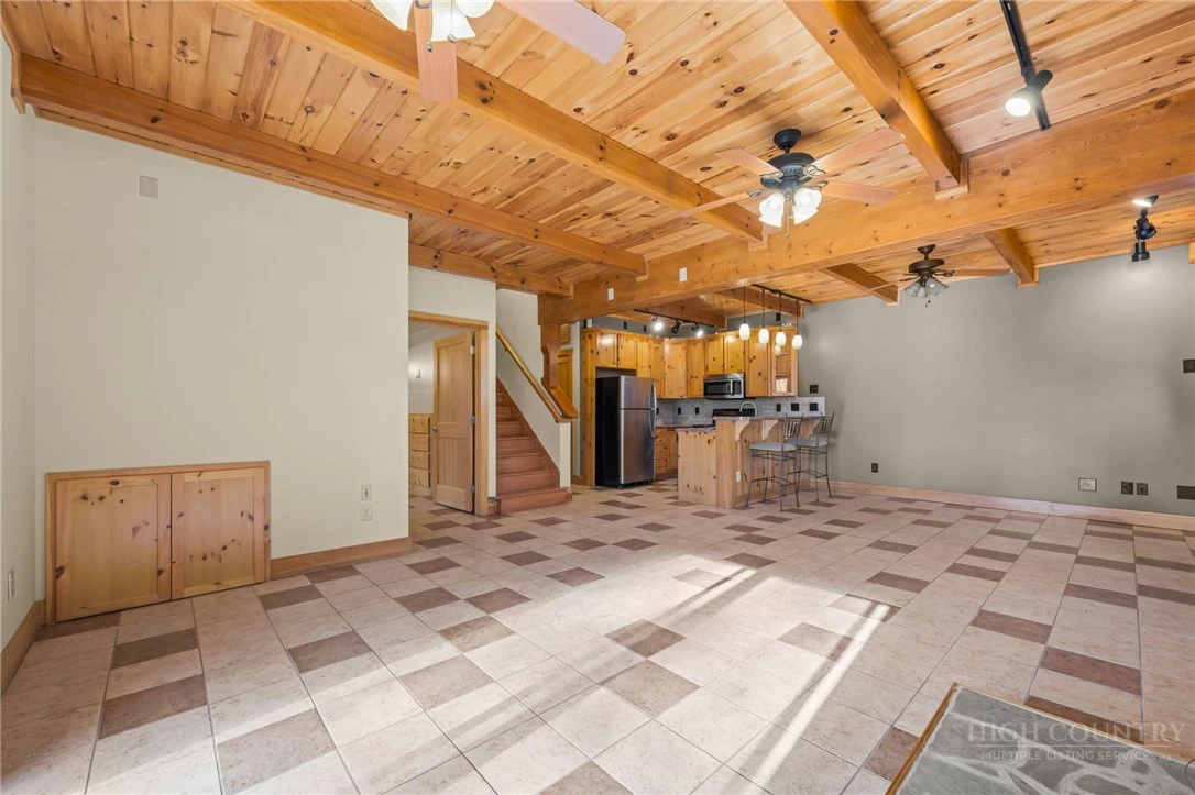 Image number 21 for the current listing