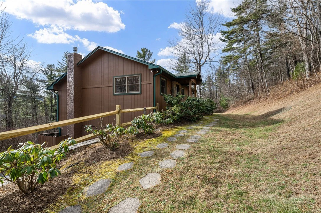 Image number 4 for the current listing