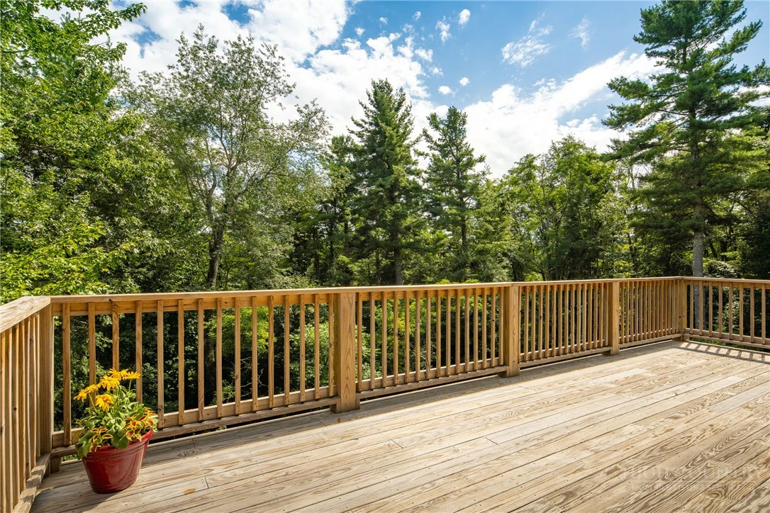 Image number 2 for the current listing