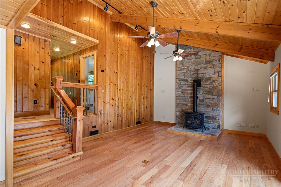 Image number 3 for the current listing