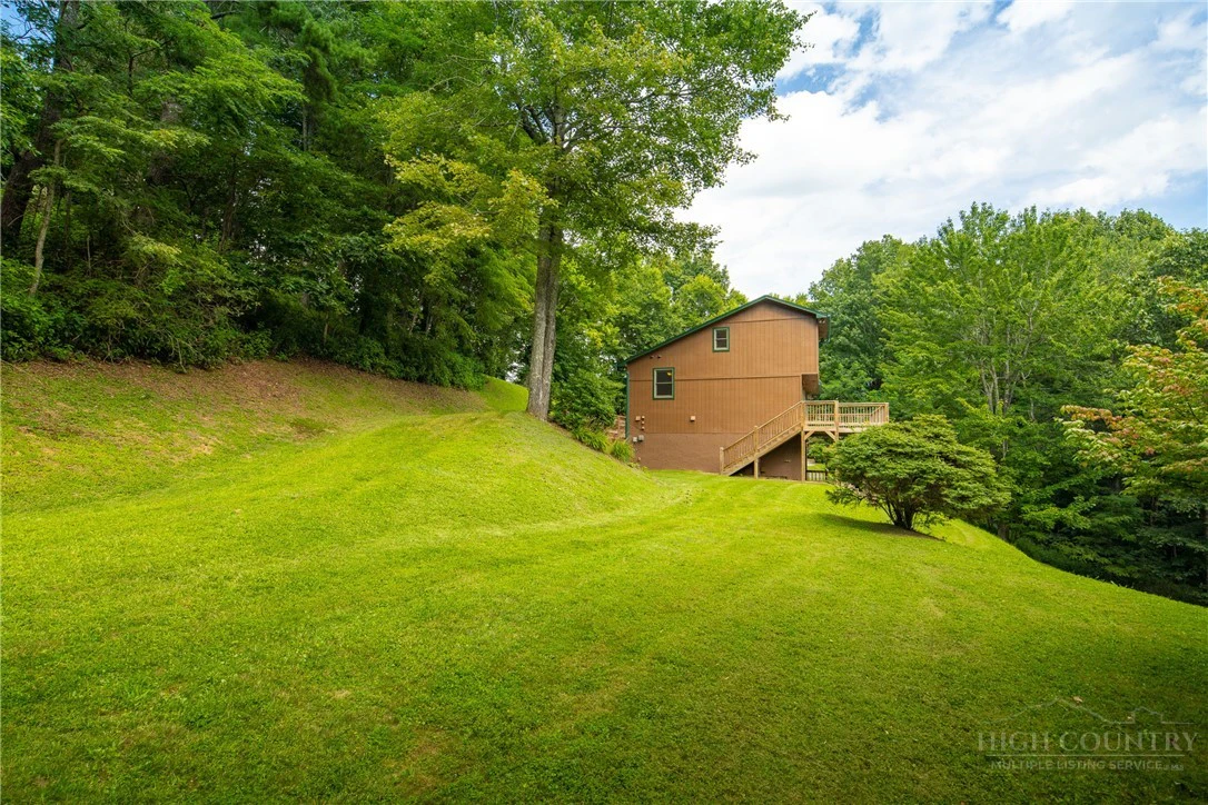 Image number 9 for the current listing