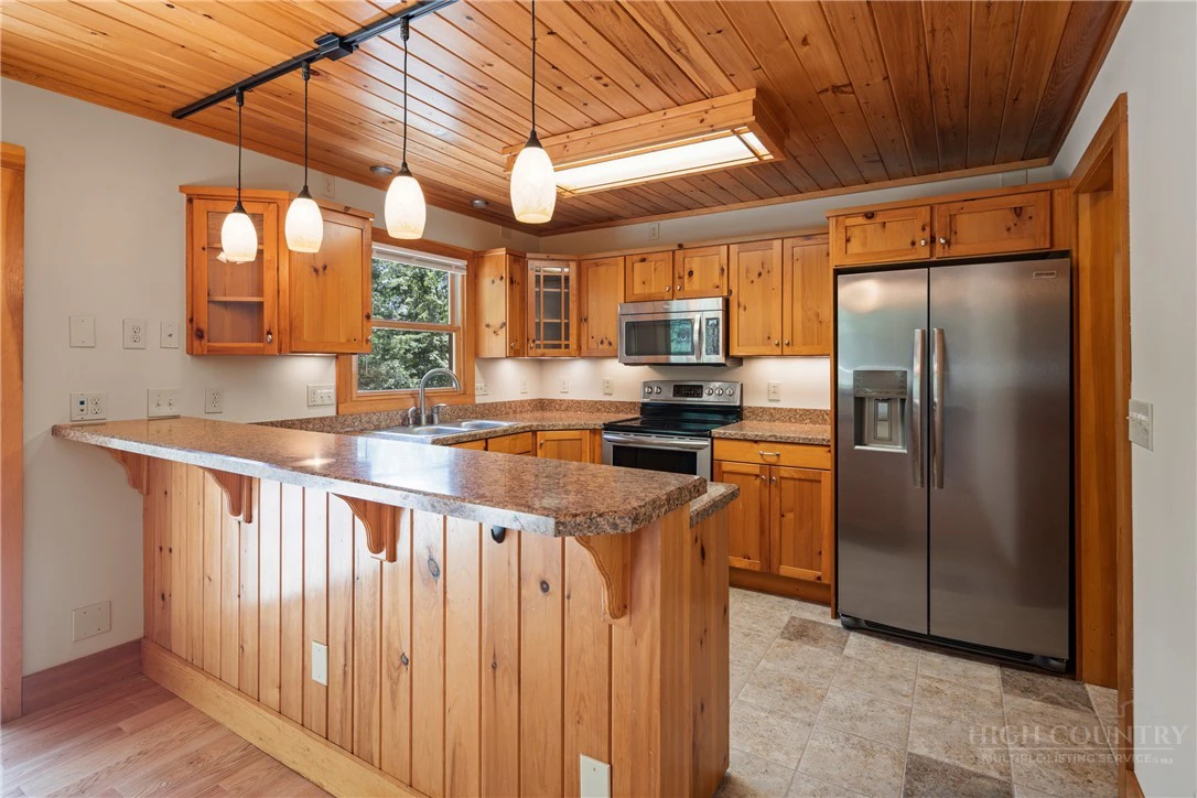 Image number 12 for the current listing