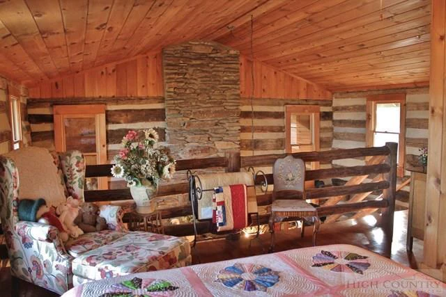 Image number 13 for the current listing