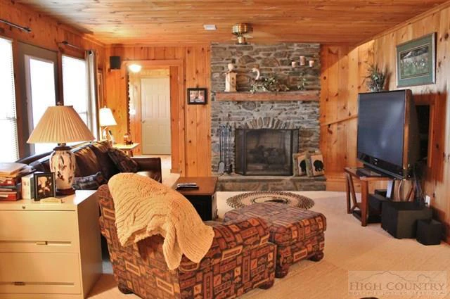 Image number 6 for the current listing