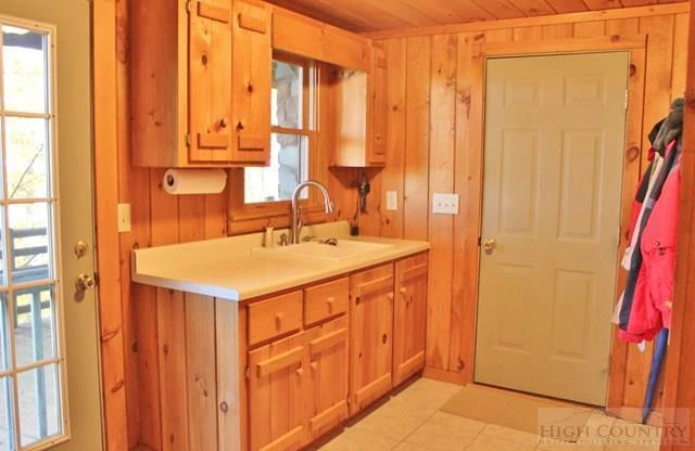 Image number 12 for the current listing