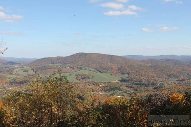 Image number 18 for the current listing