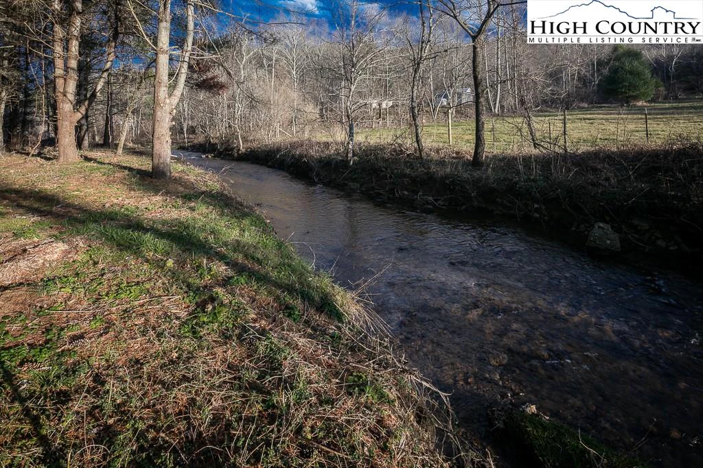 Image number 15 for the current listing