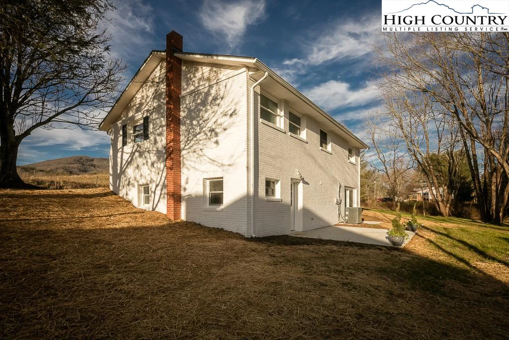 Image number 21 for the current listing