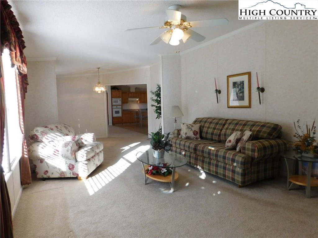 Image number 21 for the current listing