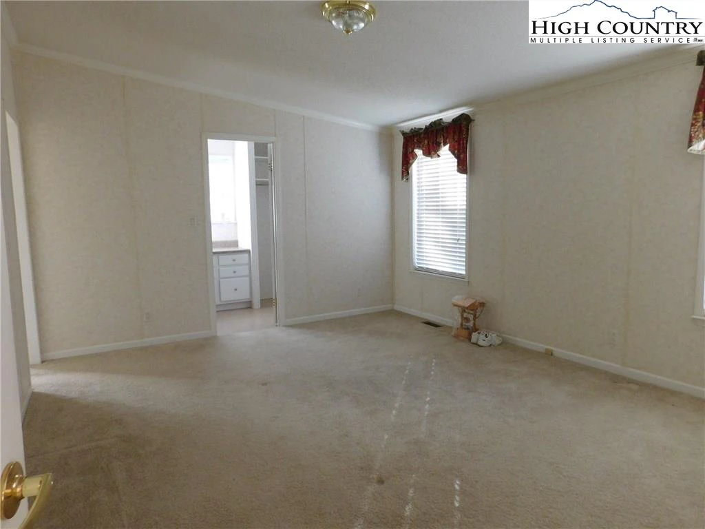 Image number 20 for the current listing
