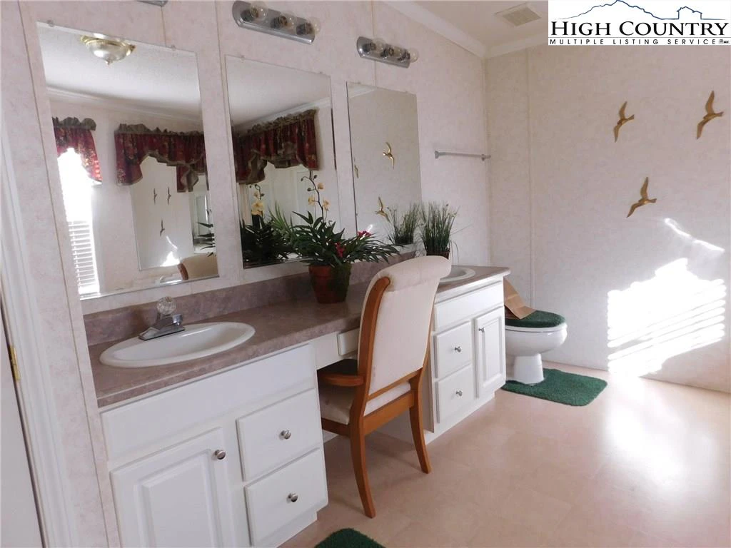 Image number 2 for the current listing