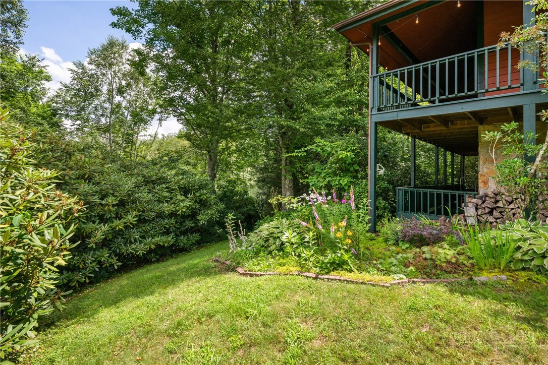 Image number 13 for the current listing