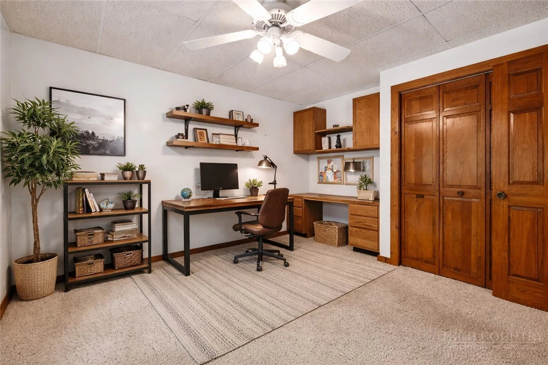 Image number 10 for the current listing