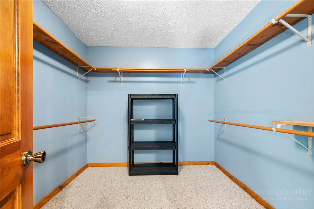 Image number 7 for the current listing