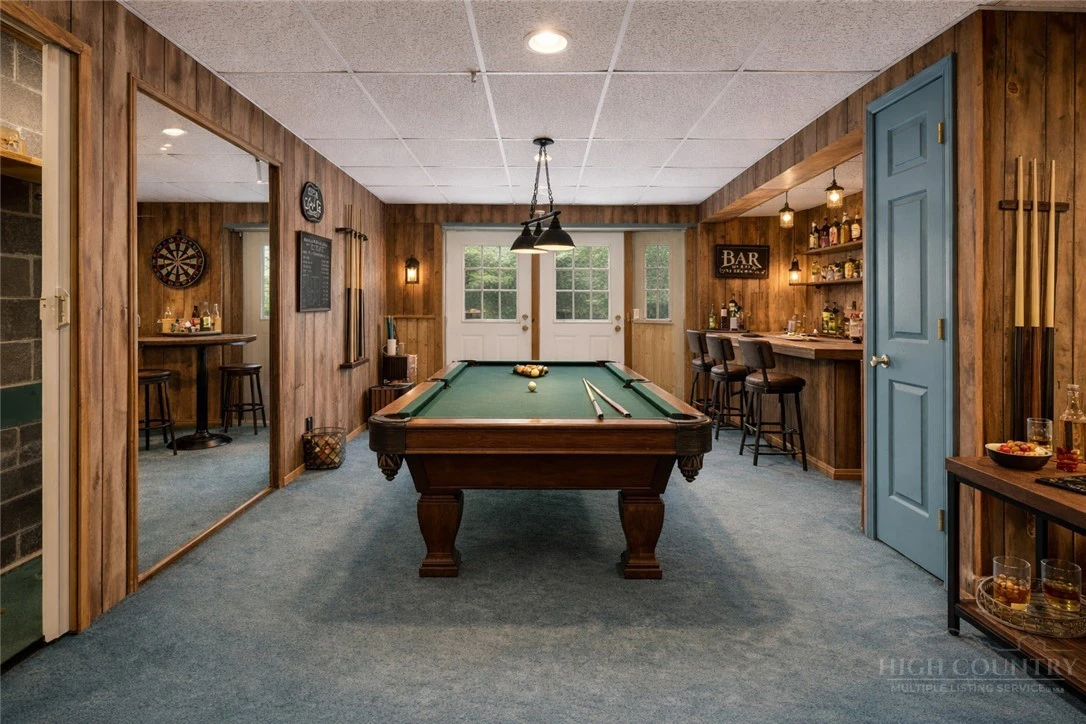 Image number 4 for the current listing