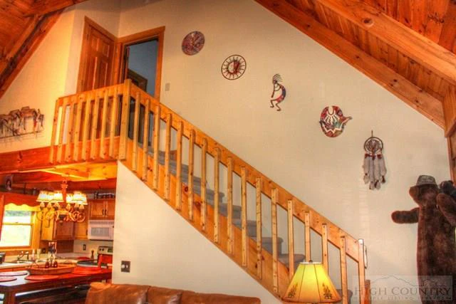 Image number 20 for the current listing