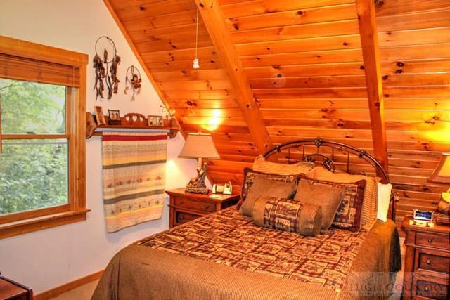 Image number 19 for the current listing