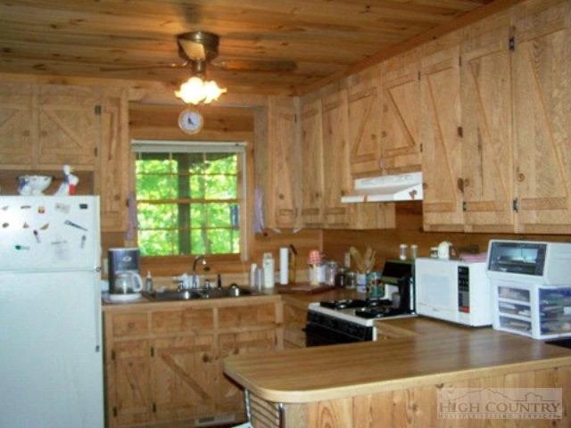 Image number 10 for the current listing