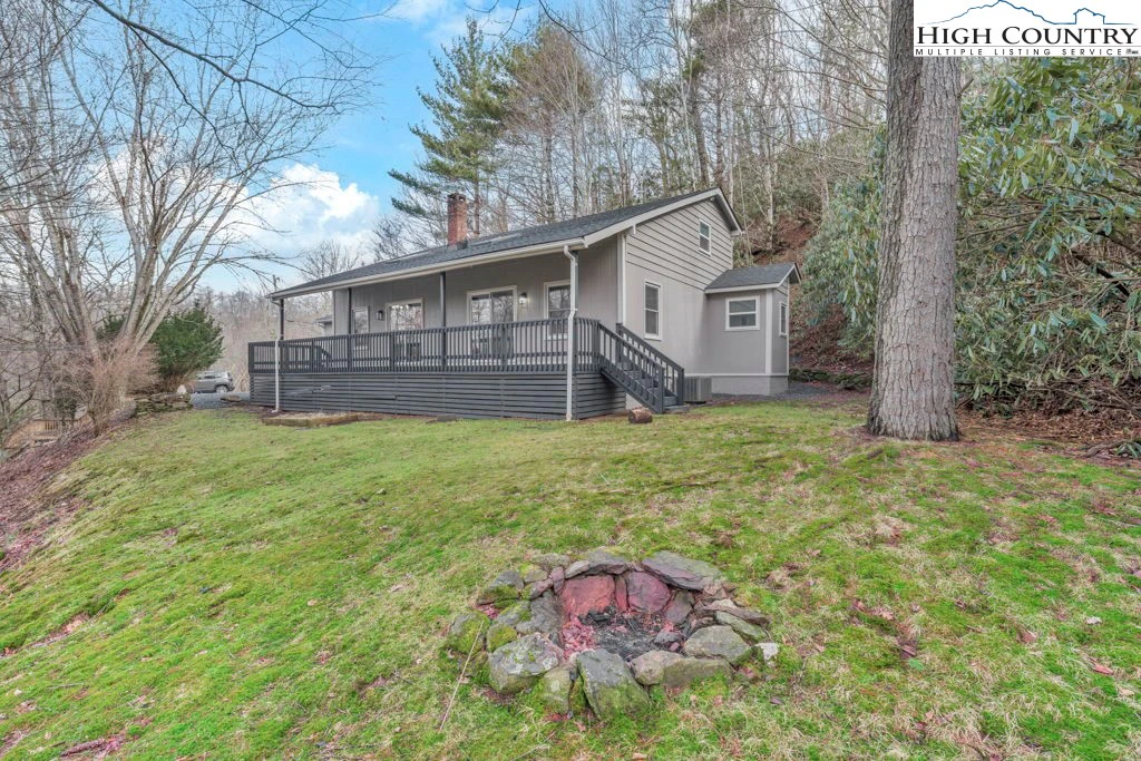 Image number 1 for the current listing
