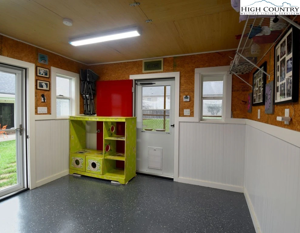 Image number 6 for the current listing