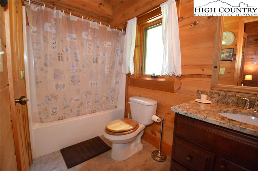 Image number 9 for the current listing