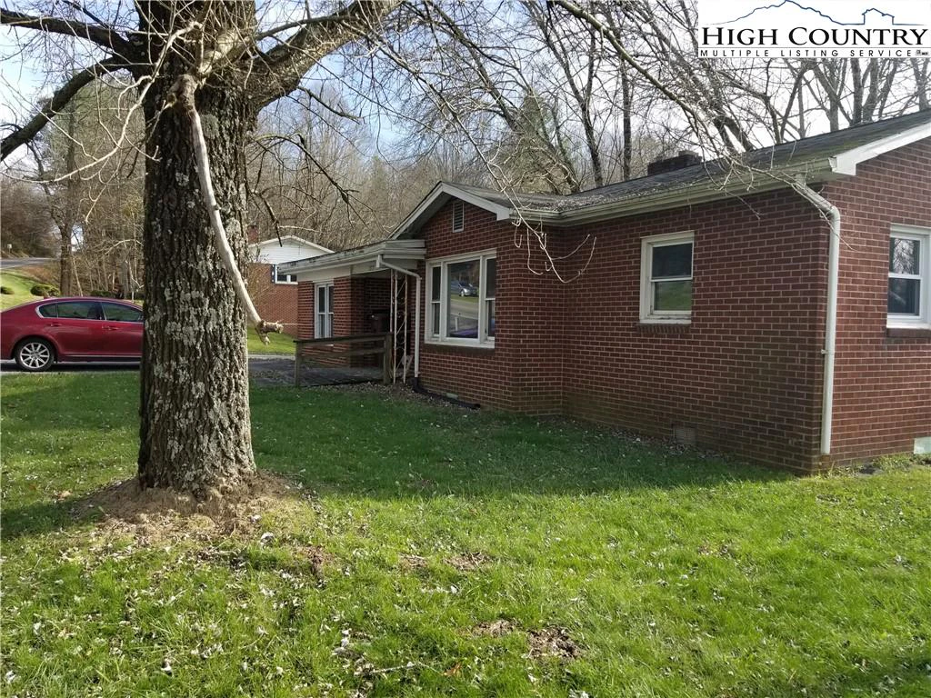 Image number 3 for the current listing