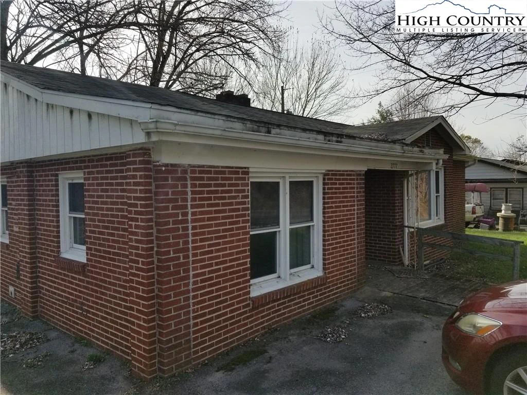 Image number 4 for the current listing