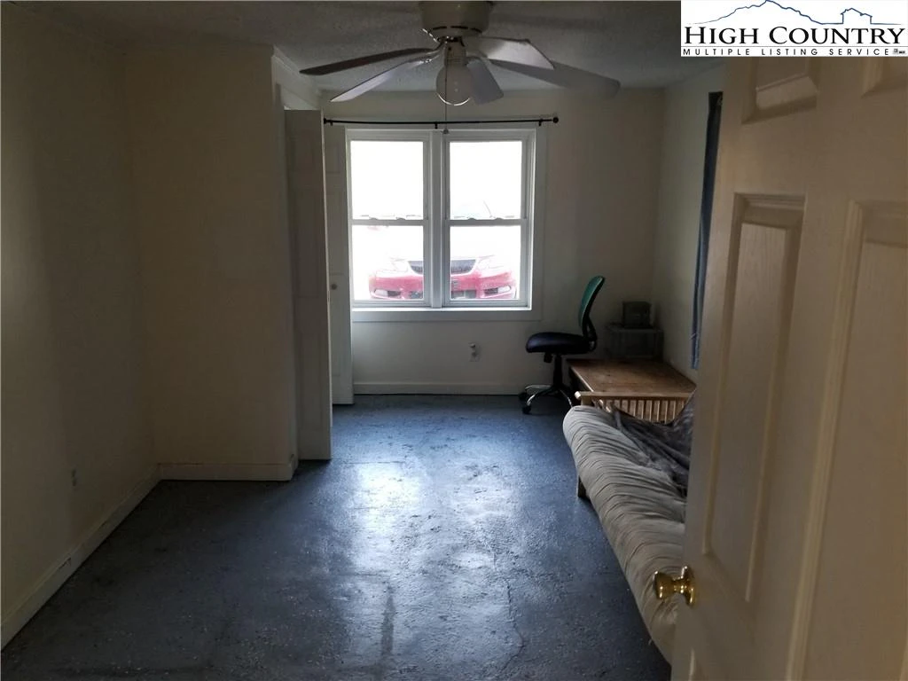Image number 6 for the current listing