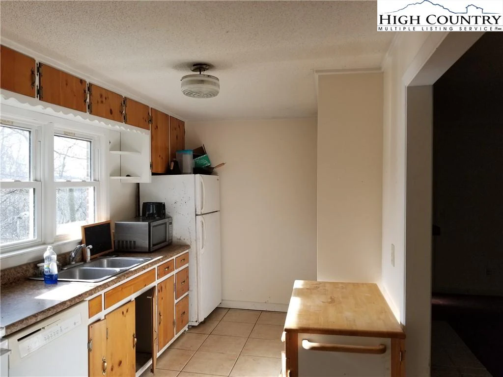 Image number 7 for the current listing
