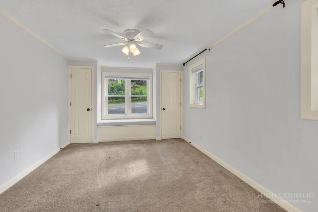 Image number 12 for the current listing
