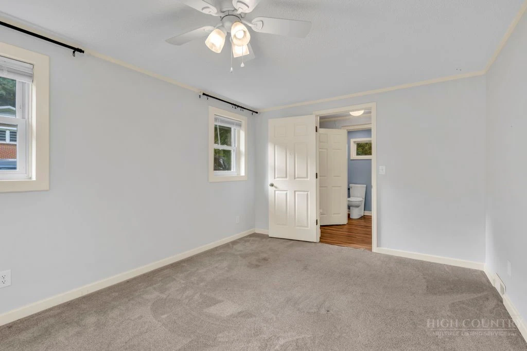 Image number 13 for the current listing