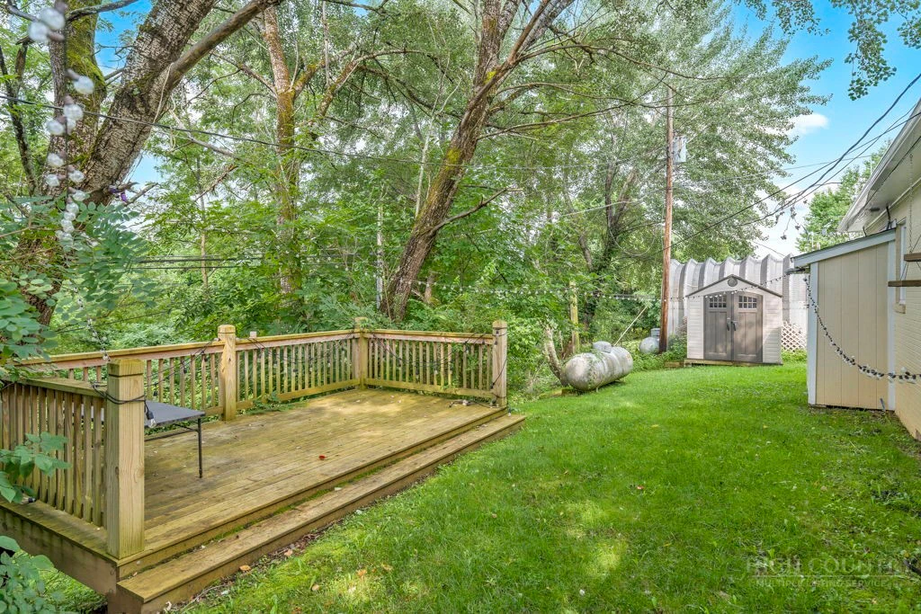 Image number 21 for the current listing