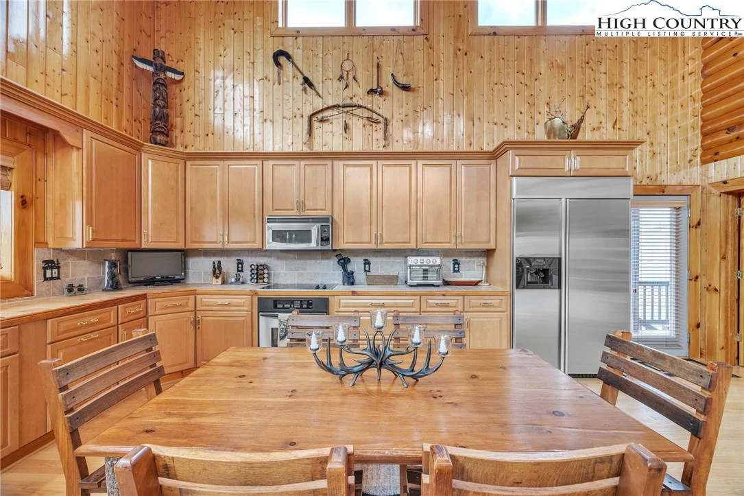 Image number 15 for the current listing