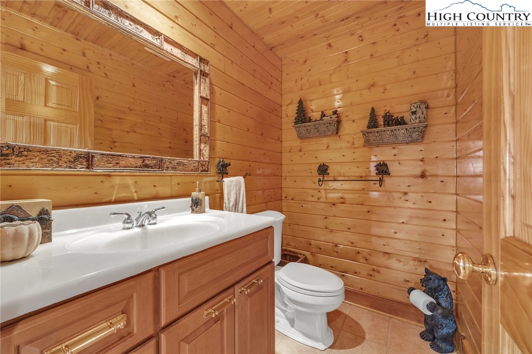 Image number 13 for the current listing