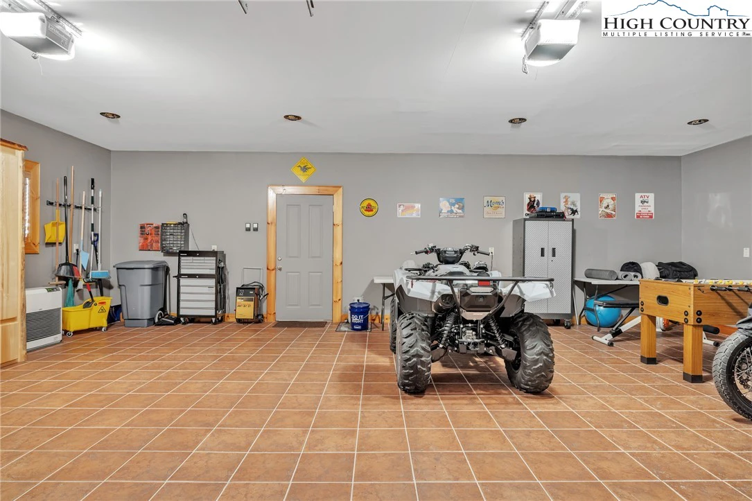 Image number 10 for the current listing