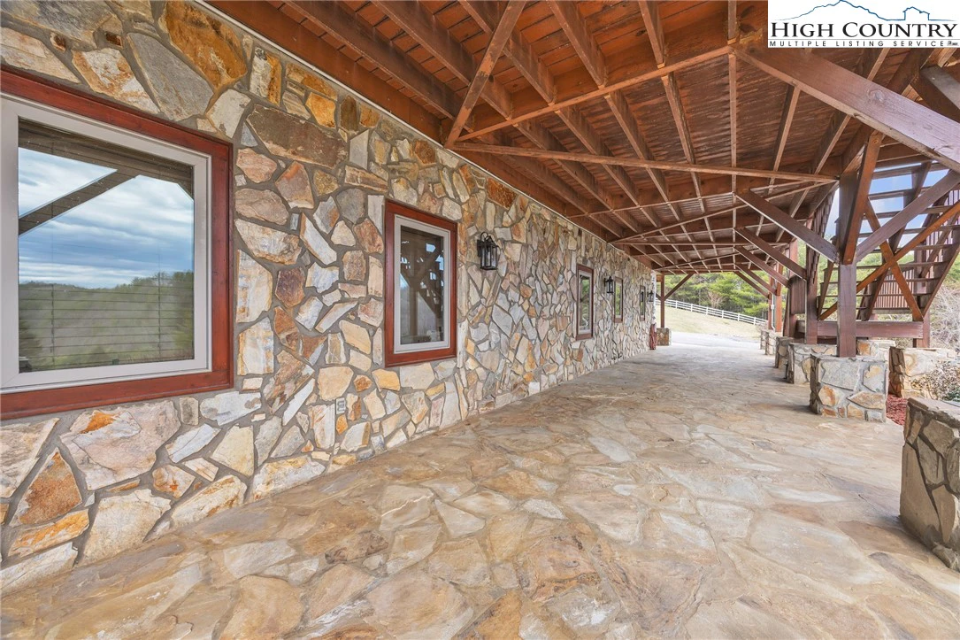 Image number 9 for the current listing