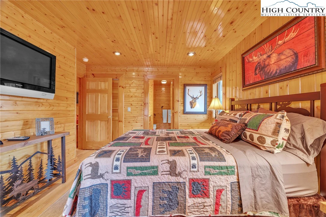 Image number 6 for the current listing