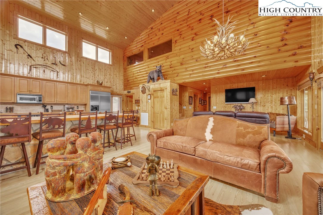 Image number 5 for the current listing