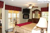 Image number 34 for the current listing