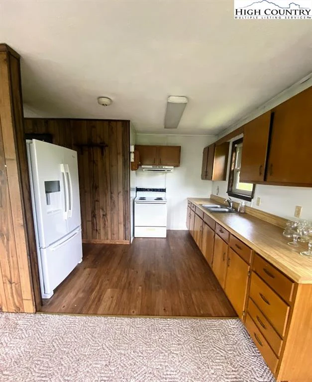 Image number 4 for the current listing