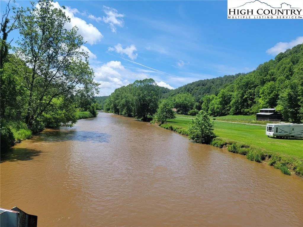 Image number 16 for the current listing