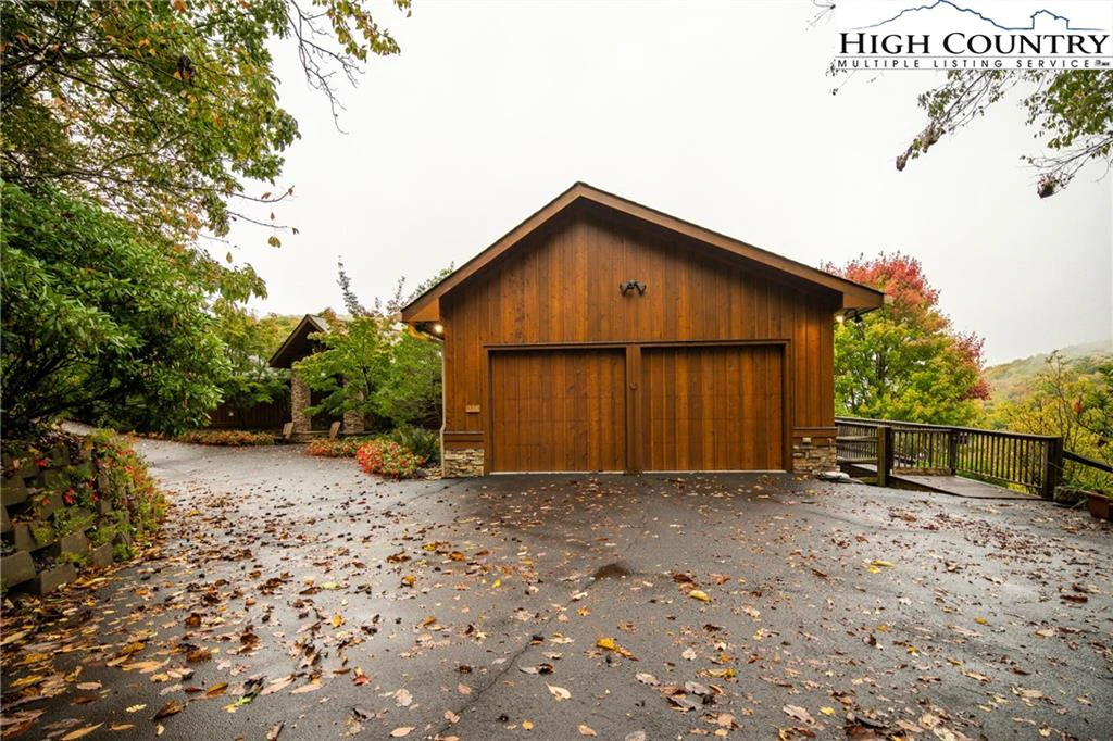 Image number 9 for the current listing