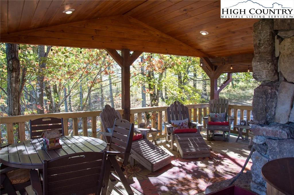 Image number 3 for the current listing
