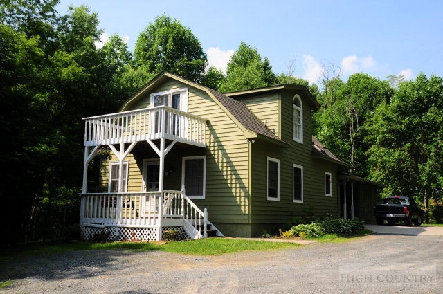 Image number 1 for the current listing