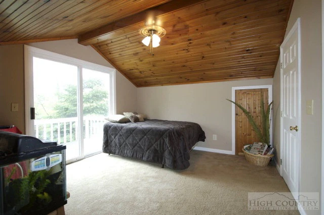 Image number 15 for the current listing