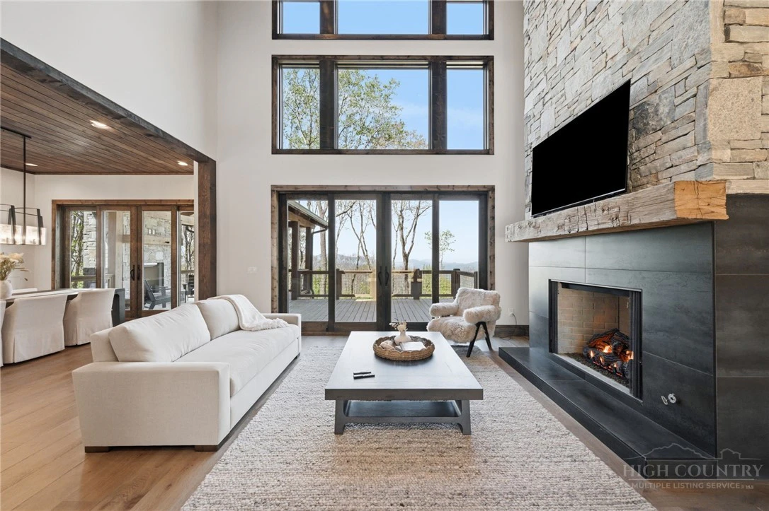 Image number 10 for the current listing