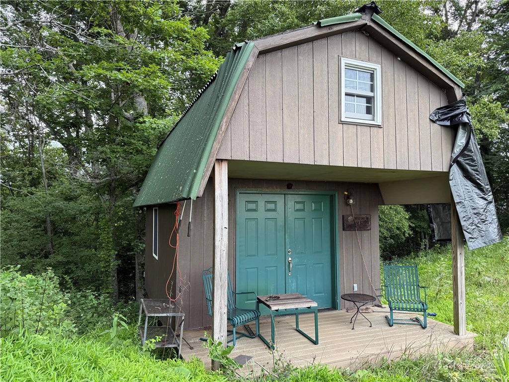 Image number 21 for the current listing