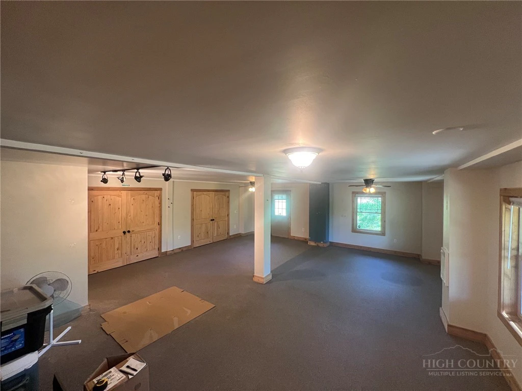 Image number 7 for the current listing
