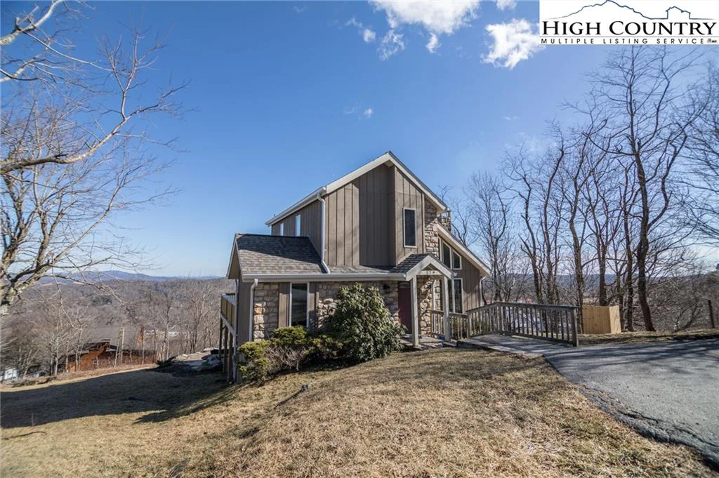 Image number 1 for the current listing