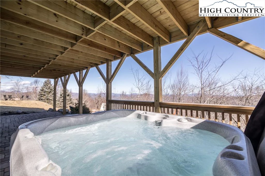 Image number 6 for the current listing